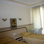 Kleopatra Saray Готель 2*